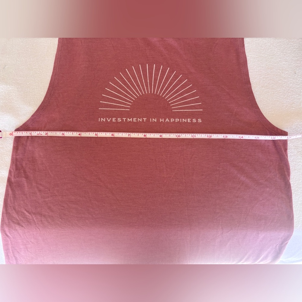 Vuori Investment in Happiness Muscle Tank Top Sleeveless Mauve Pink Large Sun - Picture 4 of 8